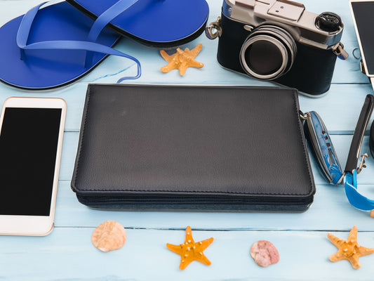Schwarze Reisebrieftasche aus veganem Leder