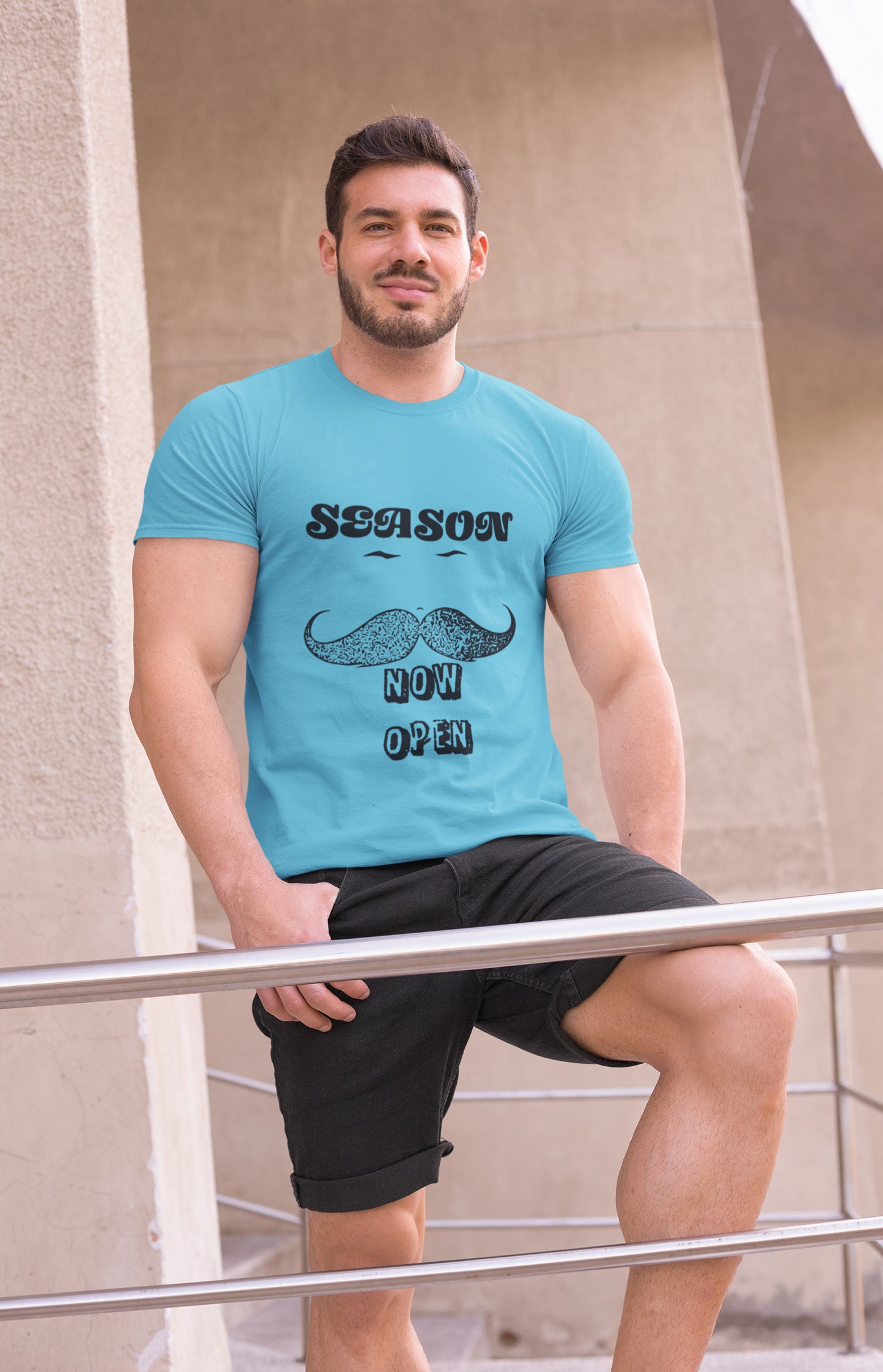 Mustache Season Now Open Sommer-T-Shirt für Herren