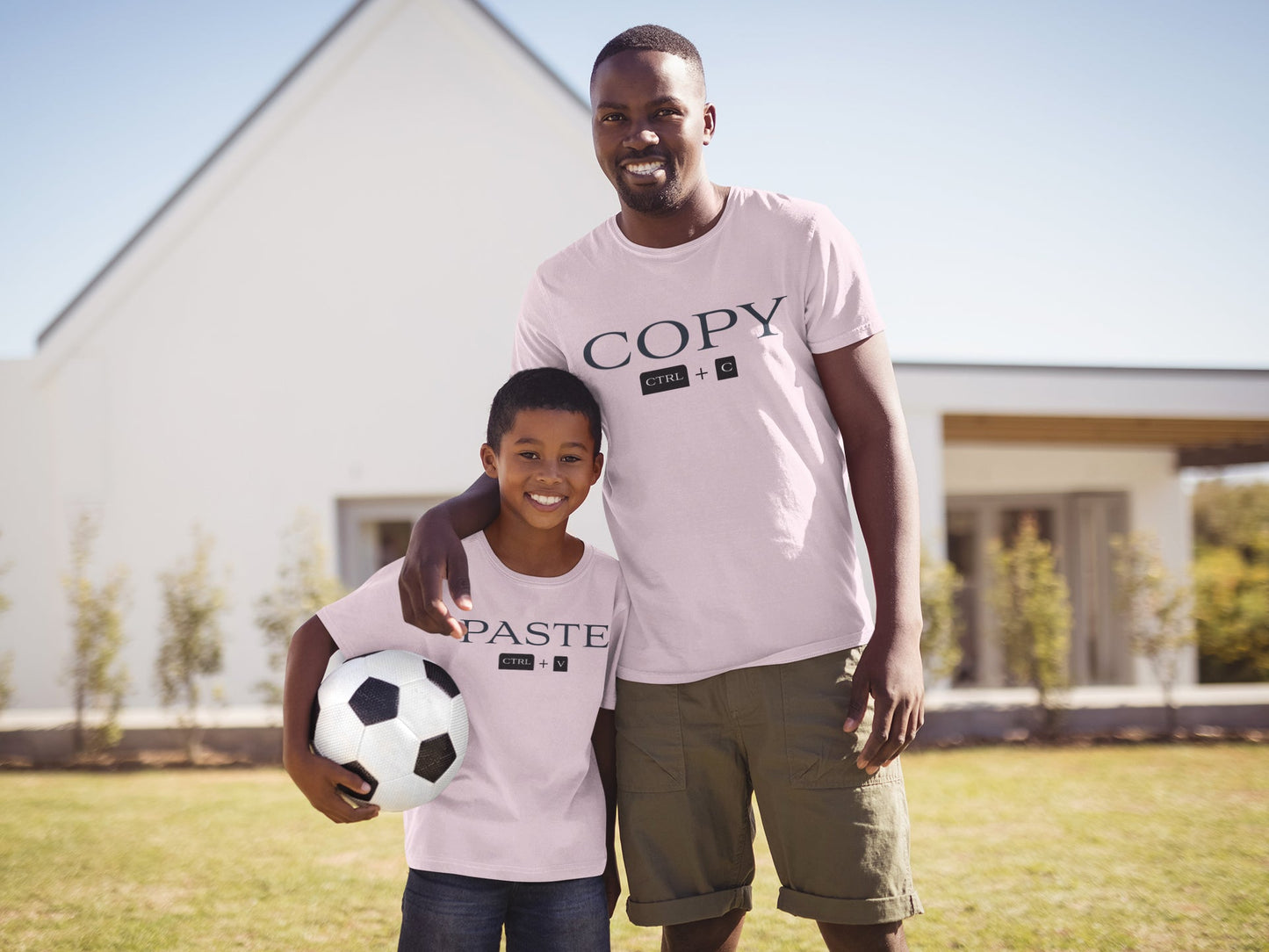 Sommer-T-Shirt mit schwarzem Aufdruck für Jungen