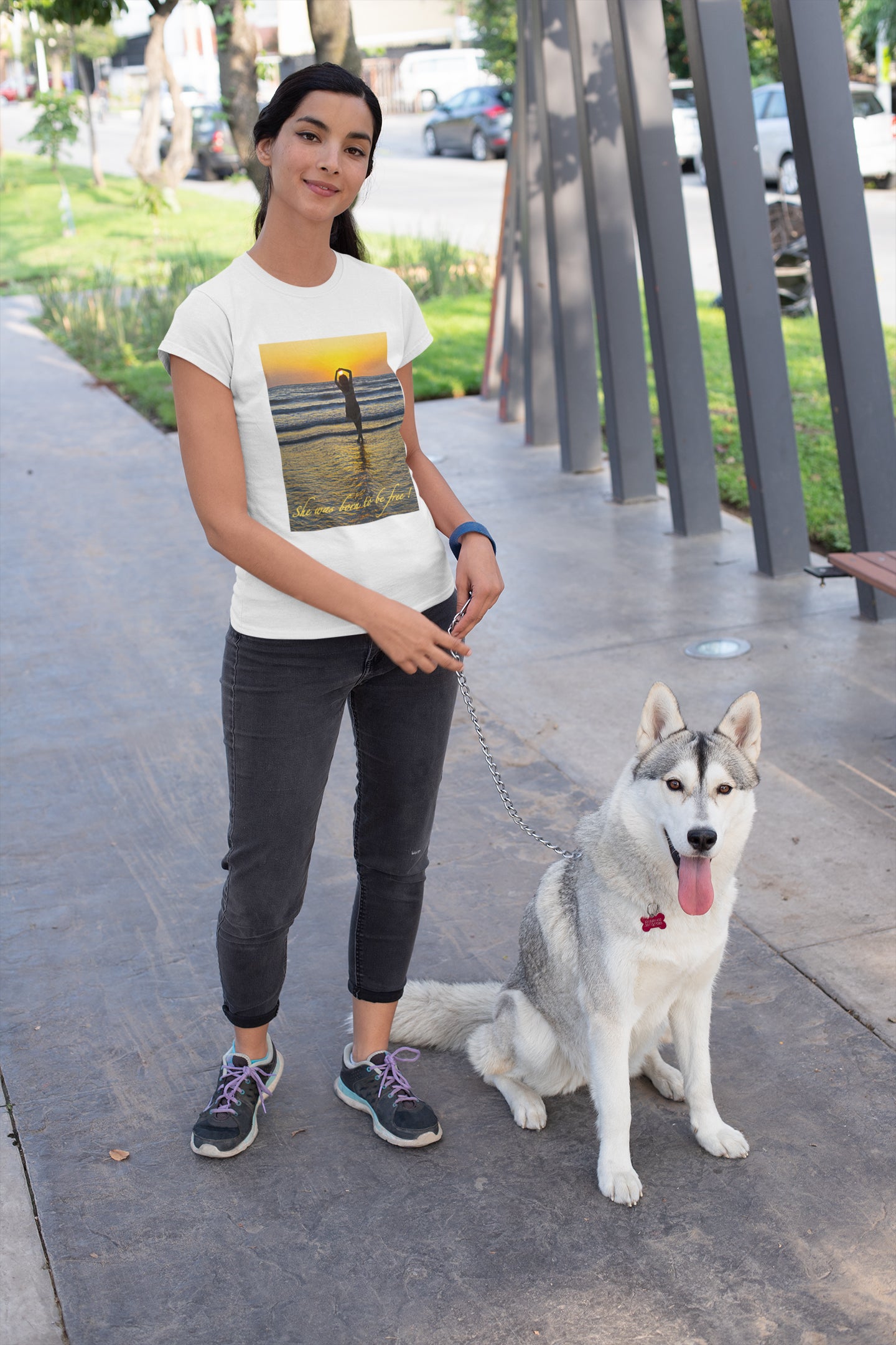 „She Was Born To Be Free“-Sommer-T-Shirt für Damen